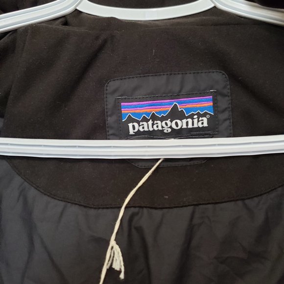 Patagonia Women's Down With It parka - Picture 3 of 4
